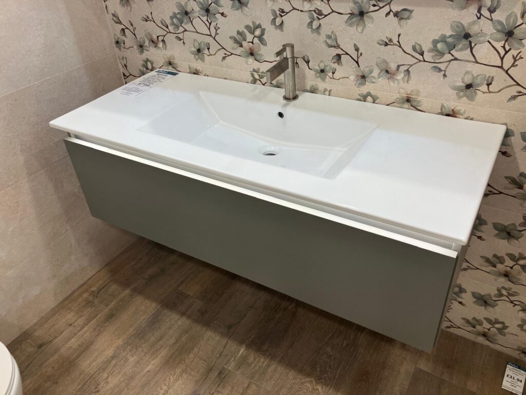 Tuscany Bathroom Bay 12