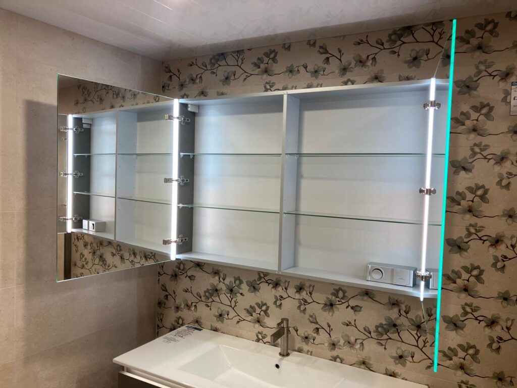 Tuscany Bathroom Bay 2